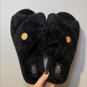 Volcom “Lived In Lounge” Fuzzy Slippers — Black — Like New